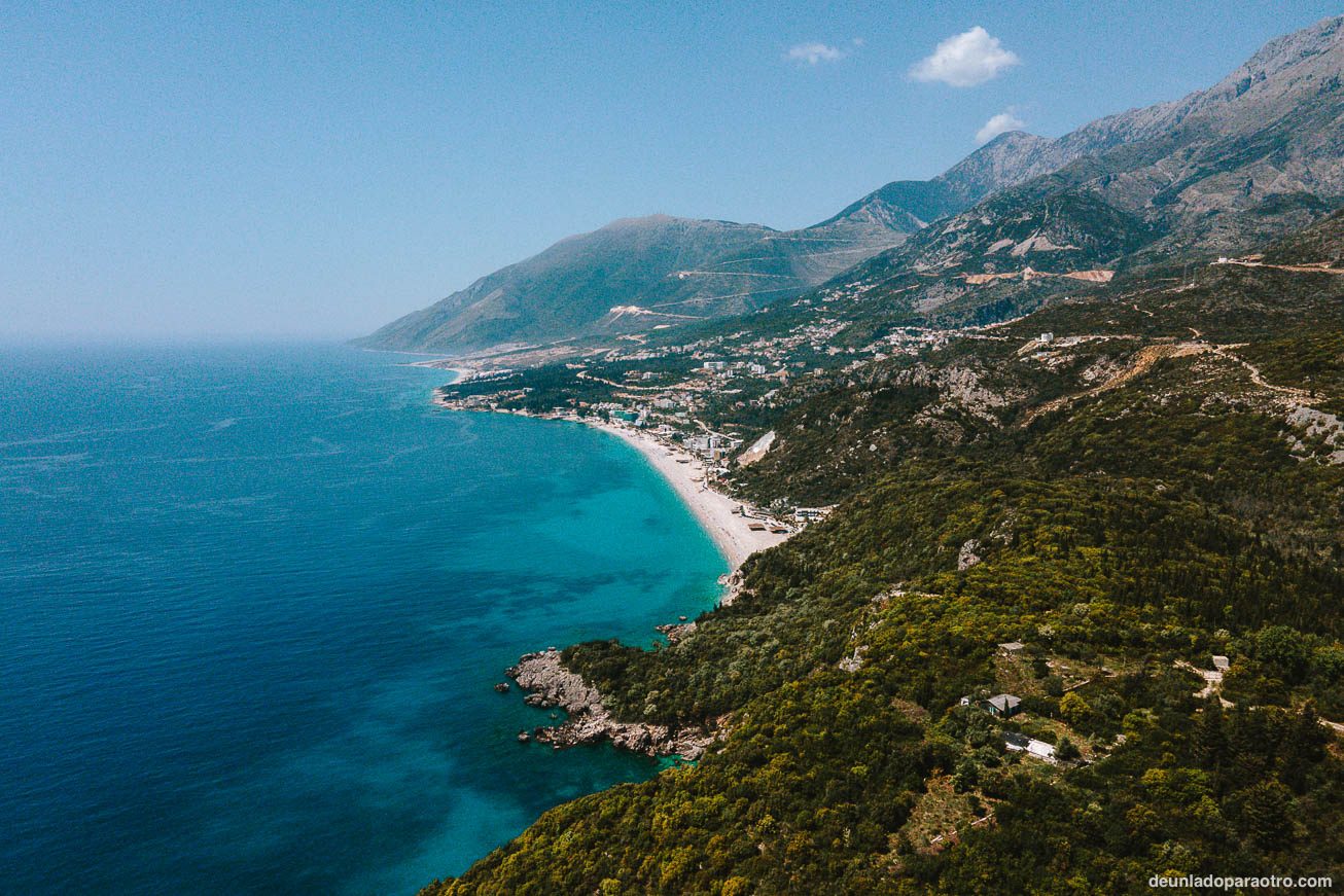 Playas, algo imprescindible que ver en Himare, una de las zonas más bonitas de la Riviera Albanesa