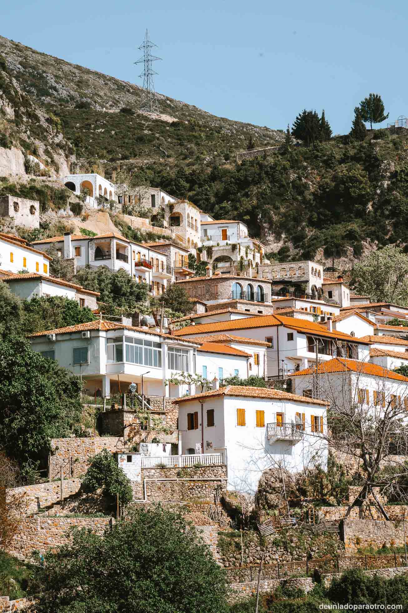 Dhermi, algo imprescindible que ver en Himare, una de las zonas más bonitas de la Riviera Albanesa