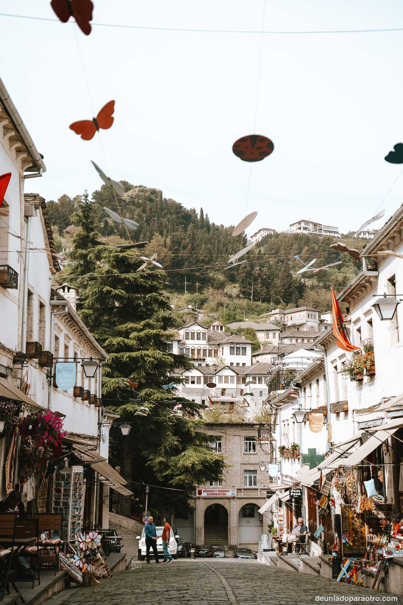 La mejor zona donde alojarse en Gjirokaster es el casco antiguo