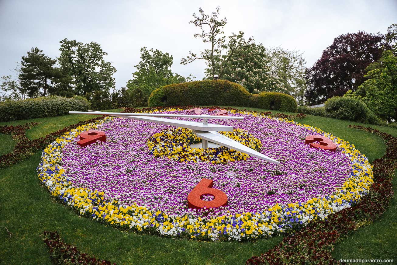 Reloj de Flores, uno de los puntos más populares y fotografiados de la ciudad