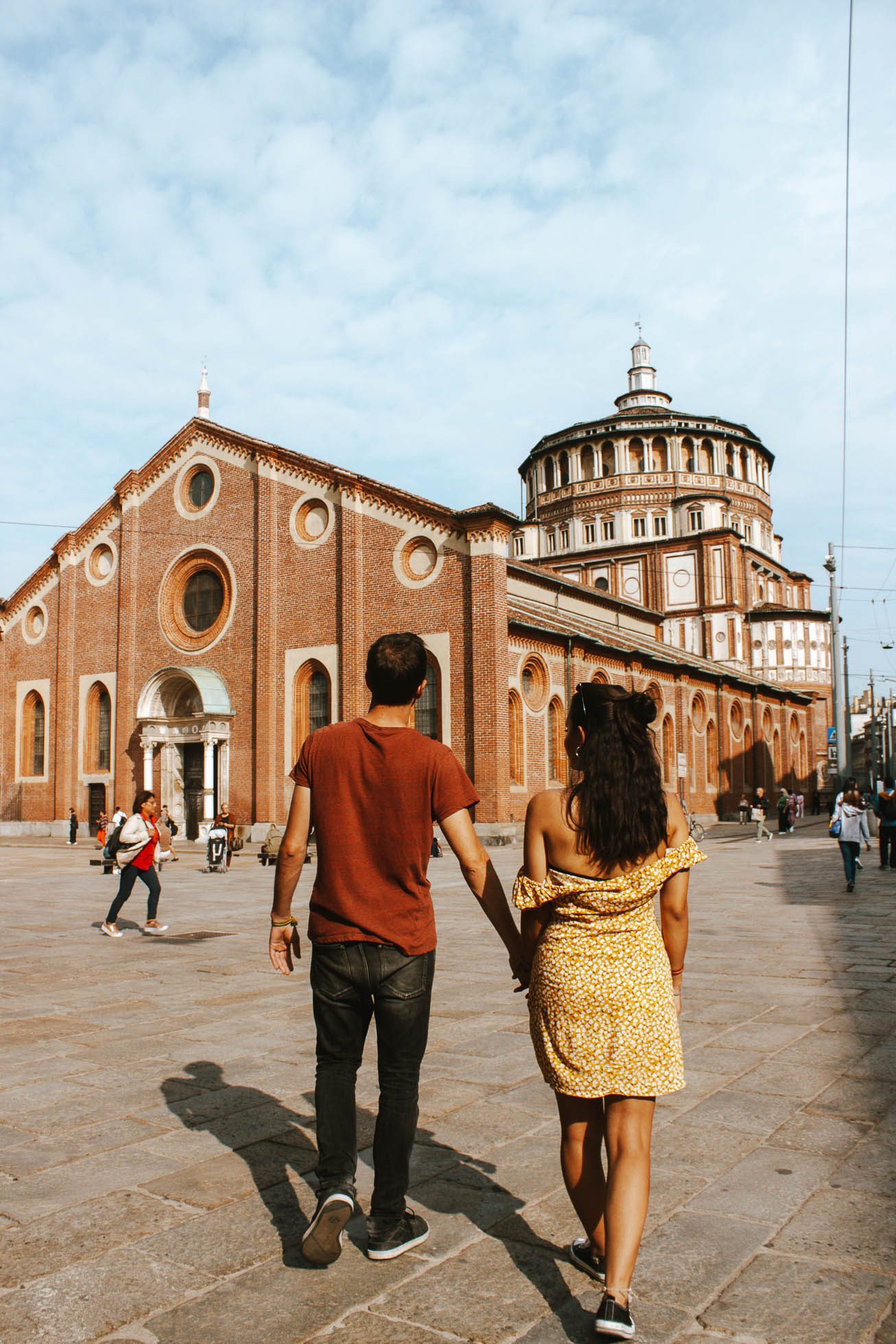 Una de las mejores cosas que hacer en Milán en 2 días es visitar esta antigua iglesia y convento de estilo gótico