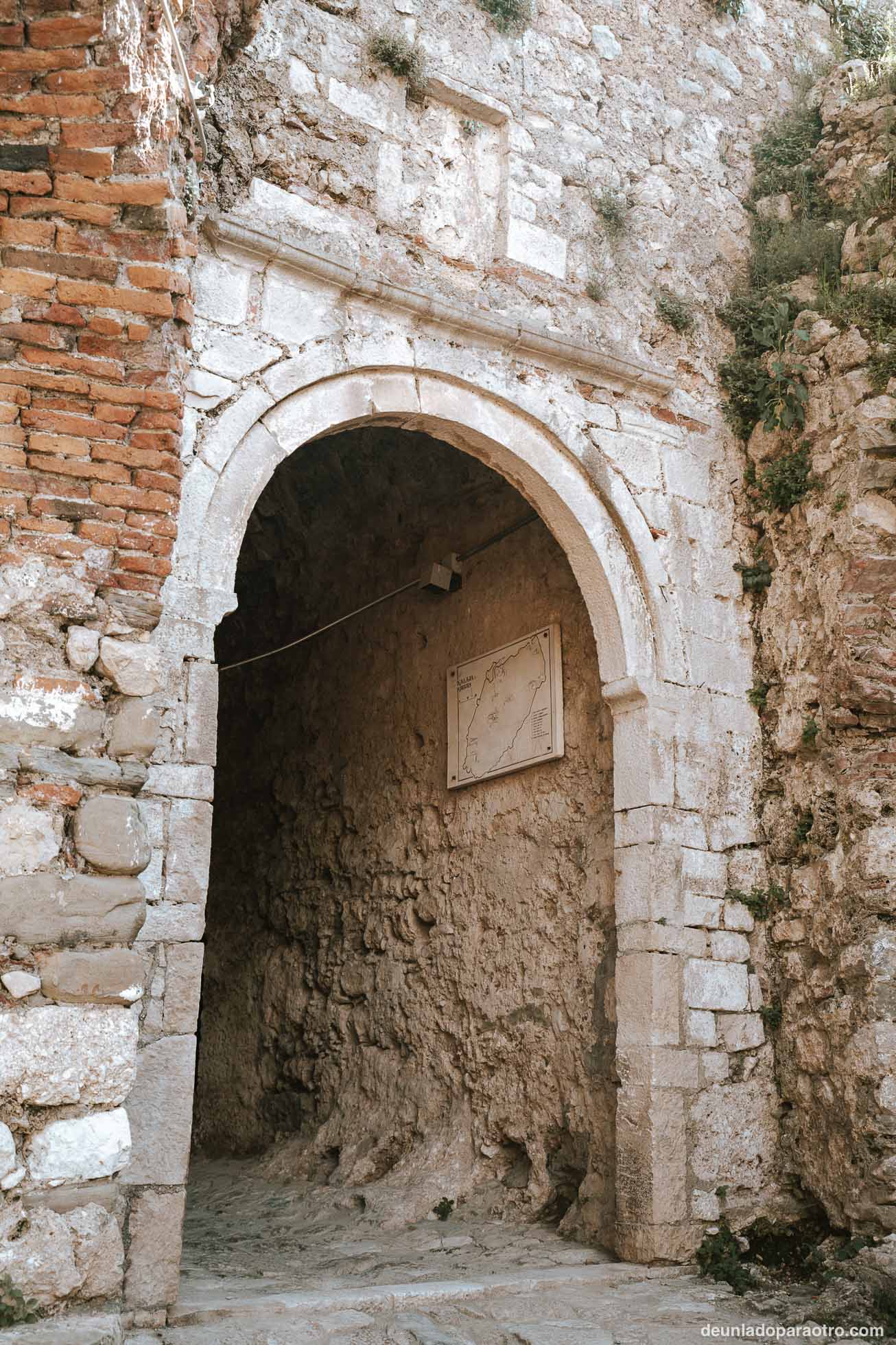 Explorar el Castillo, una visita imprescindible que hacer en Kruje en 1 día