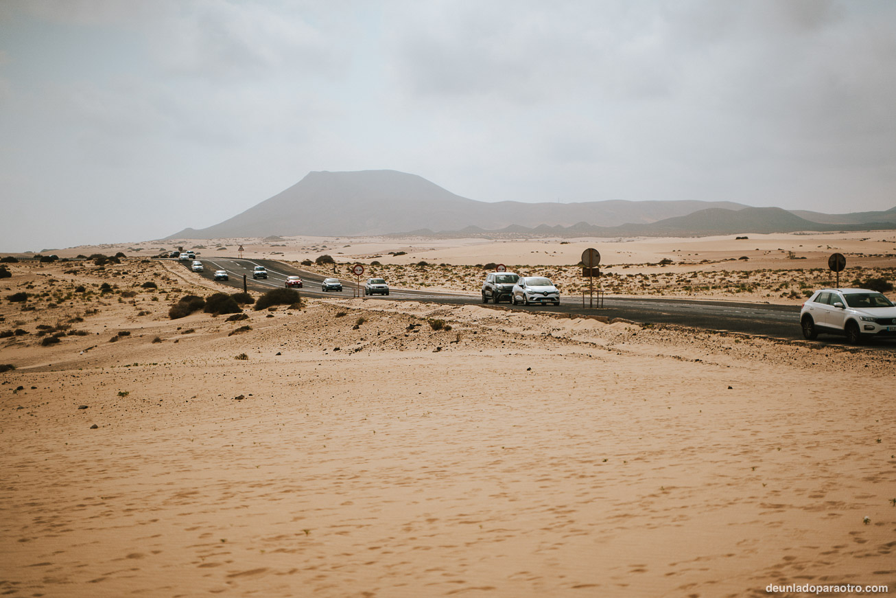 Visitar las Dunas de Corralejo, un plan imprescindible que hacer en tu ruta por Fuerteventura en 3 días