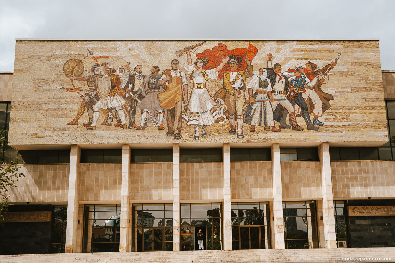 Plaza Skanderbeg, la plaza más importante que ver en Tirana en 1 día