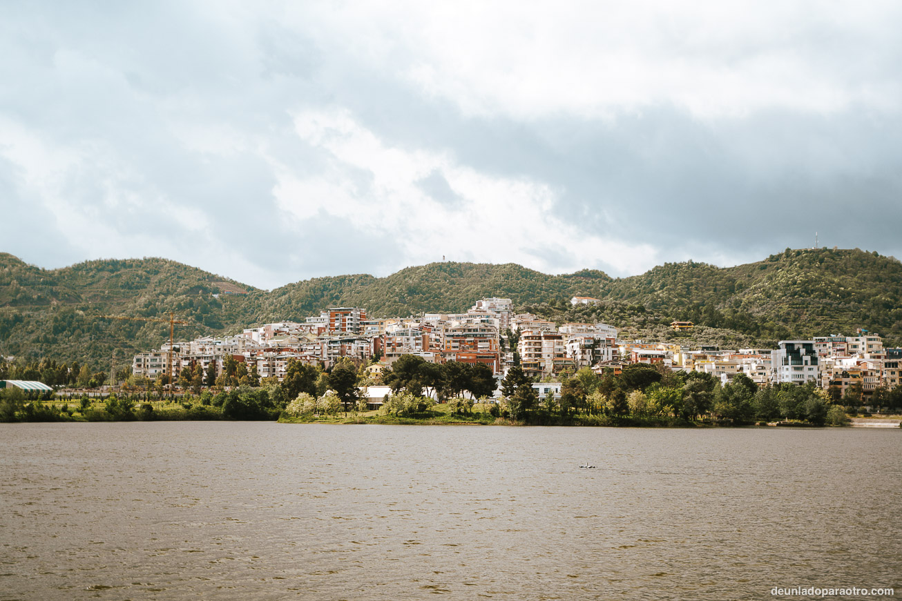 Gran Parque de Tirana y su lago artificial, una zona agradable donde relajarte en Tirana