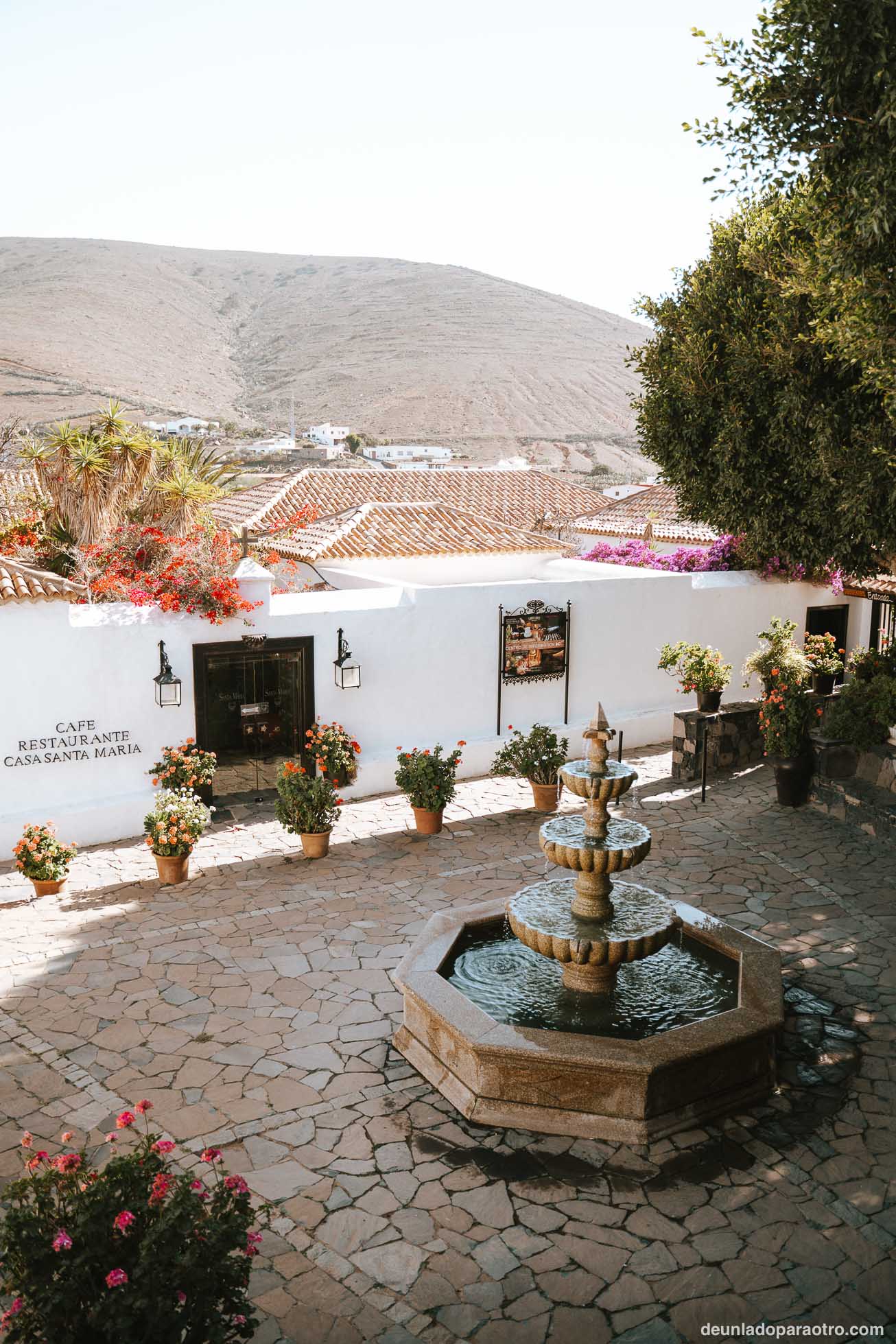 Visitar Betancuria, uno de los pueblos más bonitos de España y algo que ver en tu viaje a Fuerteventura en 3 días