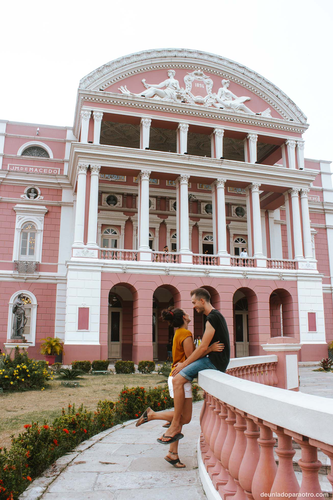 Plaza San Sebastián y Teatro Amazonas, la zona más emblemática que ver en Manaos