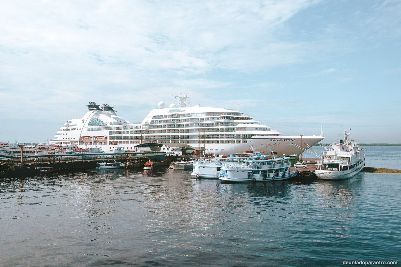 Puerto de Manaos, uno de los principales puntos de entrada de turismo a la capital