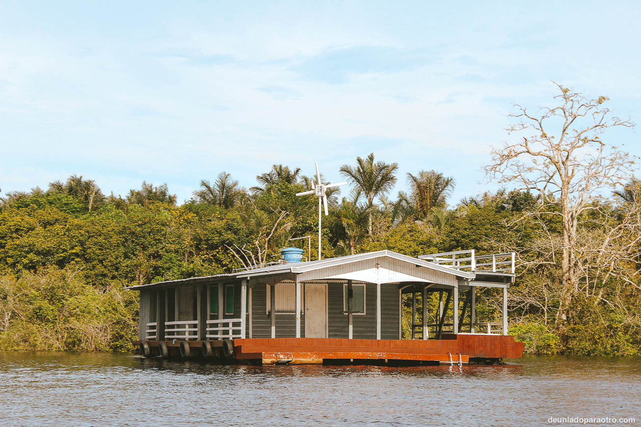 Navegar por el Río Negro y ver el Encuentro de las Aguas, la mejor excursión que hacer en Manaos