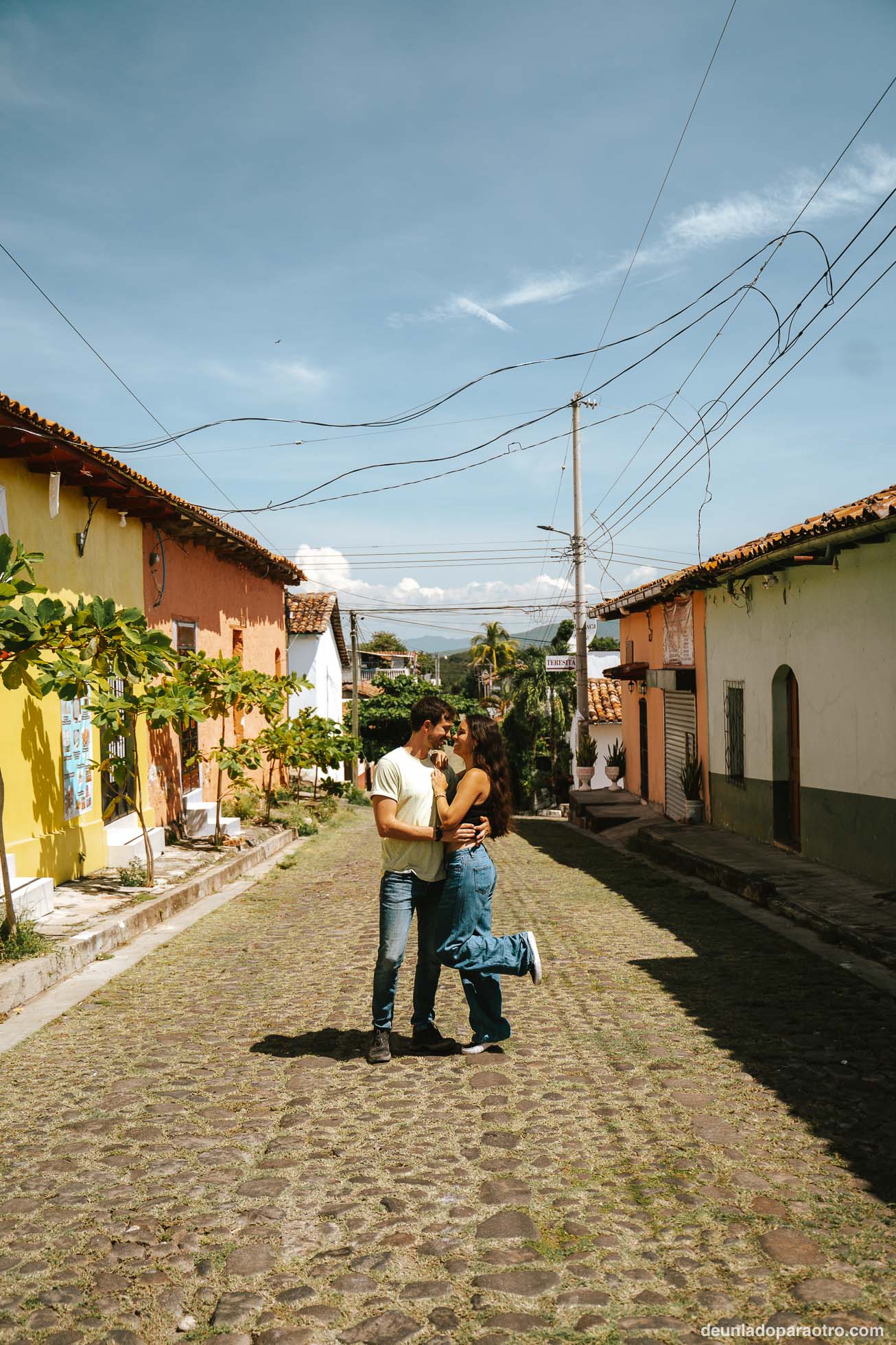 Otro de los lugares que ver en el Salvador imprescindibles, es este precioso pueblo colonial