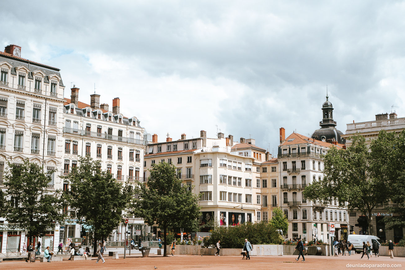 Plaza Bellecour, una plaza icónica que ver en Lyon